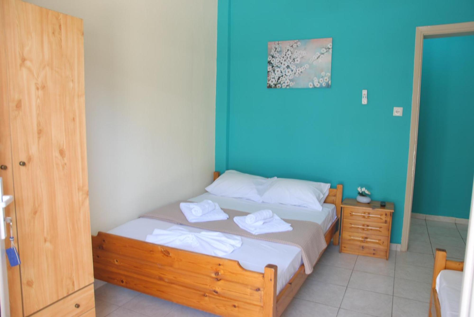 Light Blue Paralia Apartments Extérieur photo