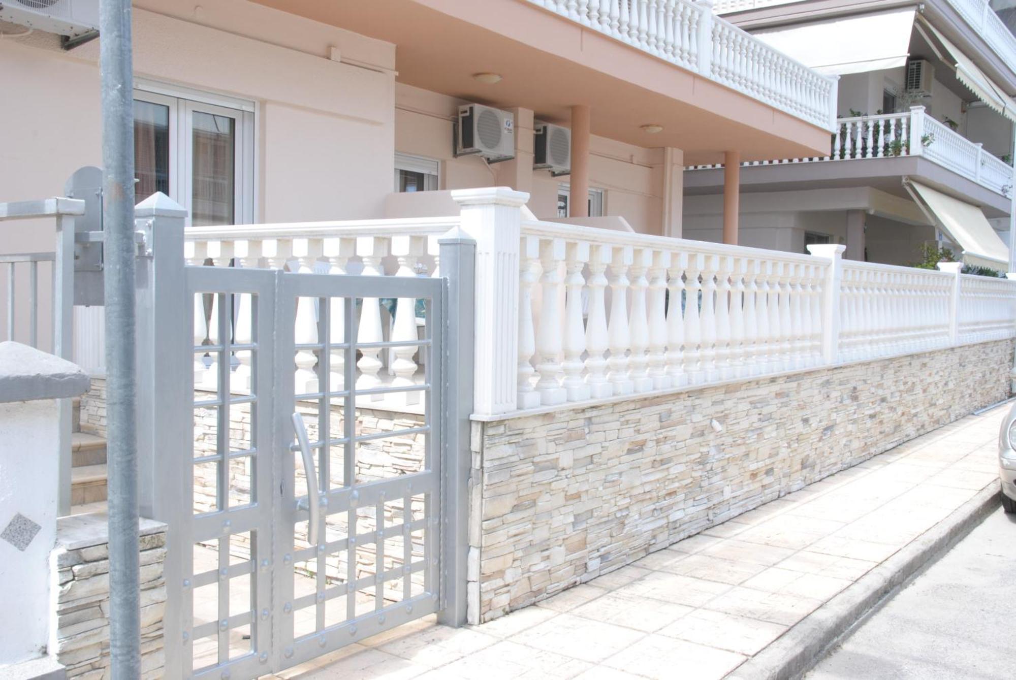 Light Blue Paralia Apartments Extérieur photo