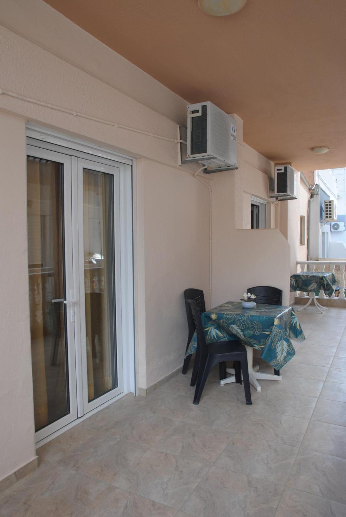 Light Blue Paralia Apartments Extérieur photo