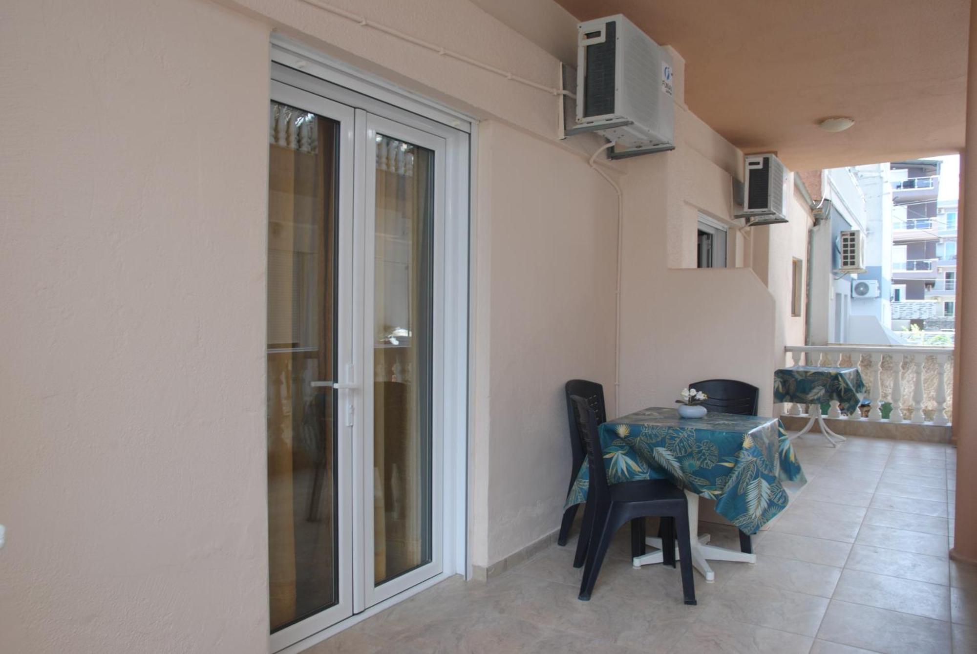 Light Blue Paralia Apartments Extérieur photo