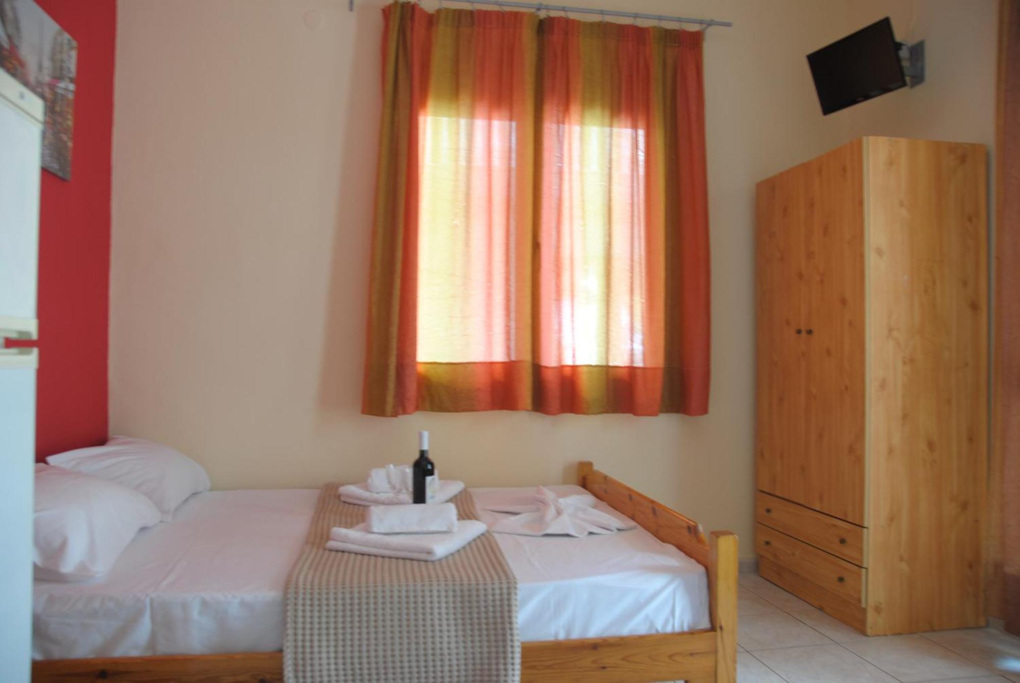 Light Blue Paralia Apartments Extérieur photo
