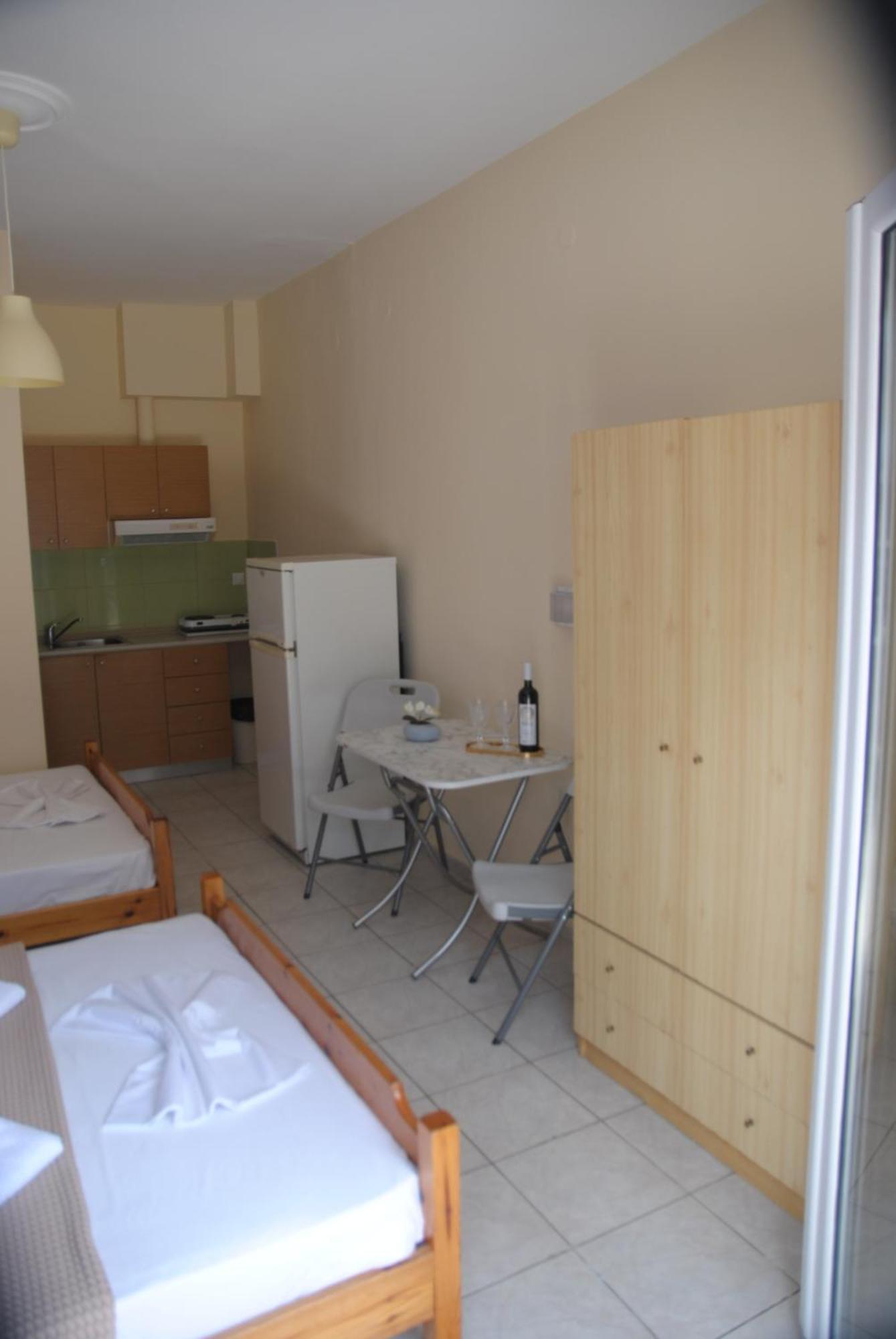 Light Blue Paralia Apartments Extérieur photo