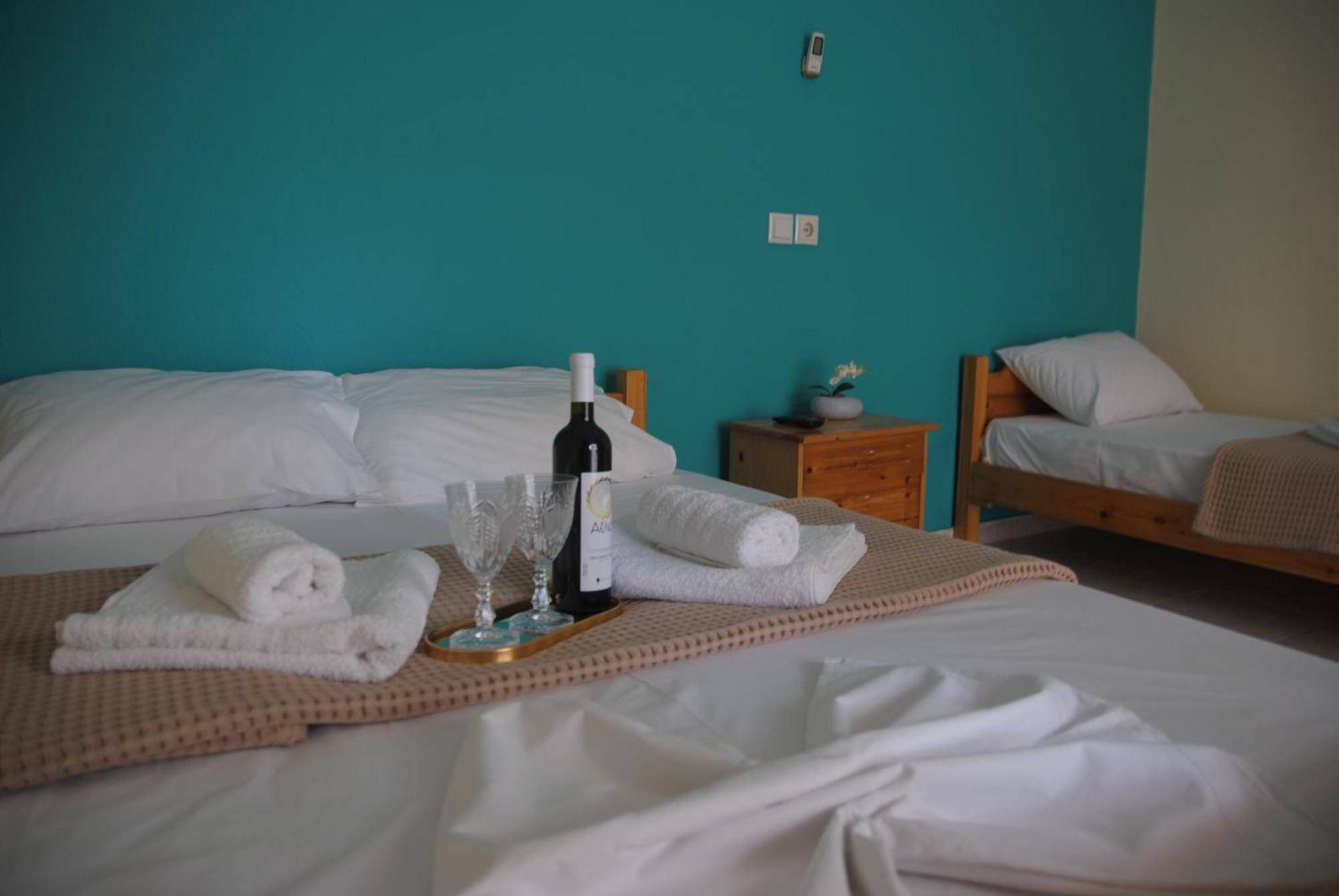 Light Blue Paralia Apartments Extérieur photo